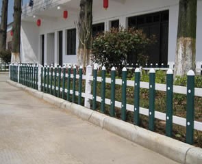 PVC草坪護(hù)欄-22